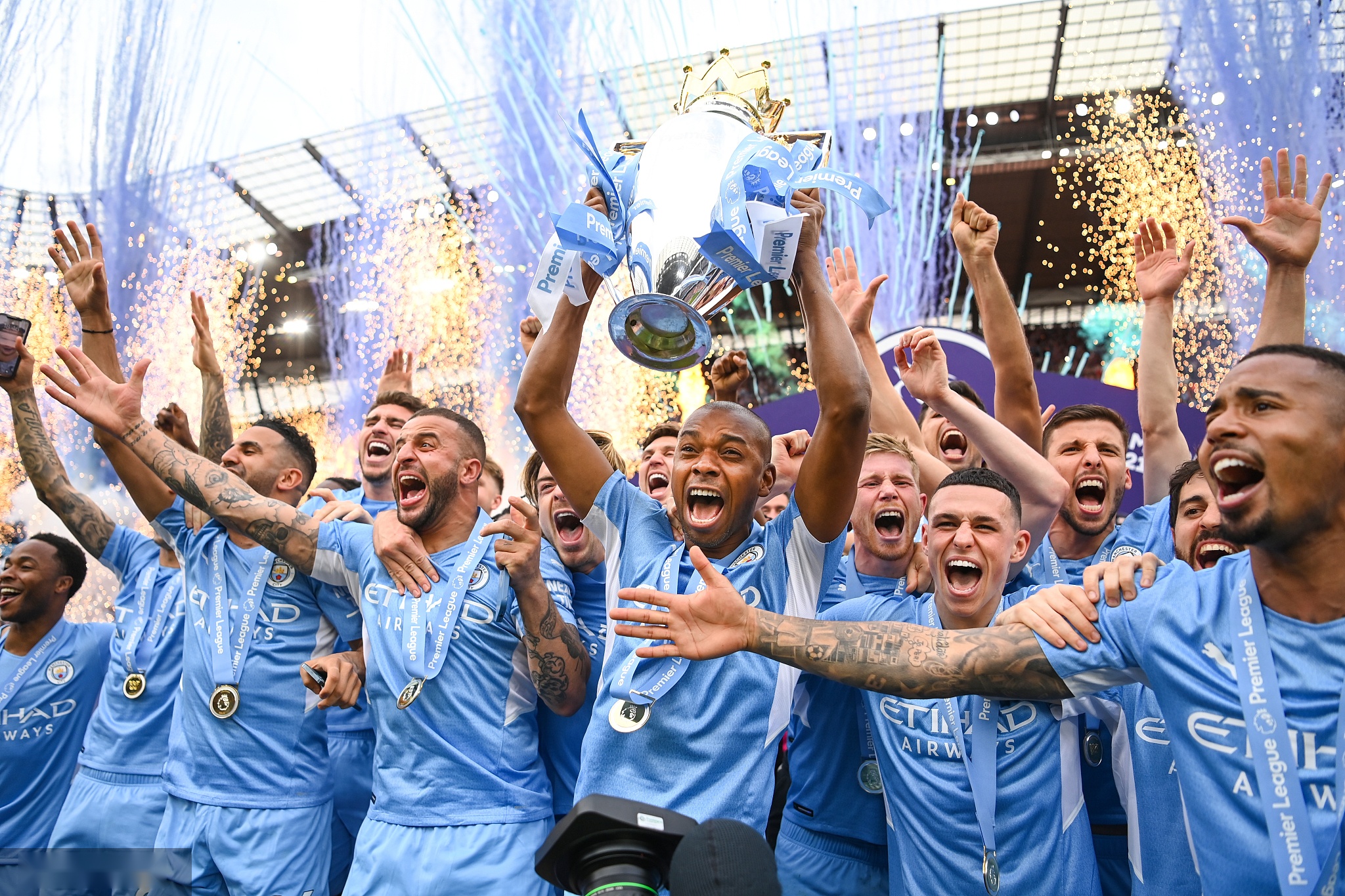 年轻才俊的 年轻才俊的